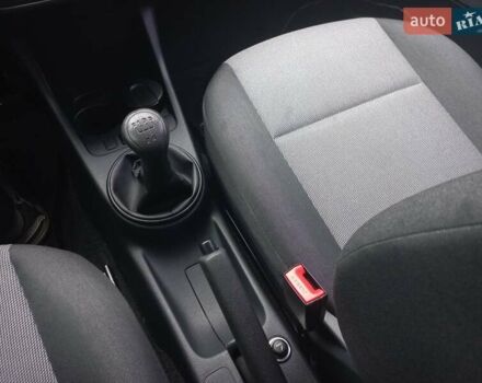 Белый Шкода Фабия, объемом двигателя 1.2 л и пробегом 48 тыс. км за 5000 $, фото 3 на Automoto.ua