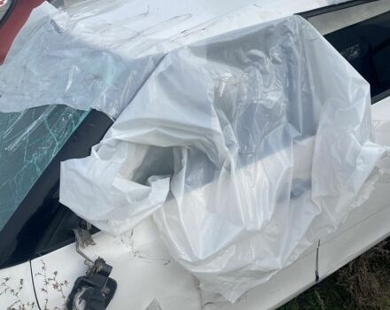 Белый Шкода Фабия, объемом двигателя 1.2 л и пробегом 150 тыс. км за 1300 $, фото 4 на Automoto.ua