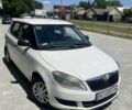 Белый Шкода Фабия, объемом двигателя 1.4 л и пробегом 300 тыс. км за 4800 $, фото 1 на Automoto.ua