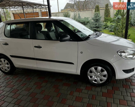 Белый Шкода Фабия, объемом двигателя 1.39 л и пробегом 141 тыс. км за 5400 $, фото 6 на Automoto.ua