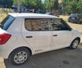 Белый Шкода Фабия, объемом двигателя 1.6 л и пробегом 224 тыс. км за 4800 $, фото 1 на Automoto.ua