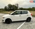 Белый Шкода Фабия, объемом двигателя 1.2 л и пробегом 225 тыс. км за 3900 $, фото 1 на Automoto.ua