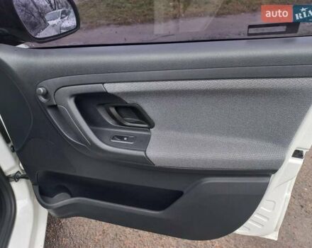 Белый Шкода Фабия, объемом двигателя 1.2 л и пробегом 48 тыс. км за 5000 $, фото 14 на Automoto.ua