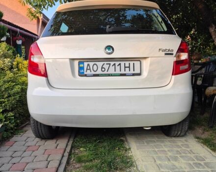 Белый Шкода Фабия, объемом двигателя 1.2 л и пробегом 140 тыс. км за 5900 $, фото 3 на Automoto.ua