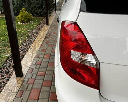 Белый Шкода Фабия, объемом двигателя 1.39 л и пробегом 141 тыс. км за 5400 $, фото 3 на Automoto.ua