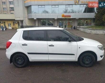 Белый Шкода Фабия, объемом двигателя 1.2 л и пробегом 48 тыс. км за 5000 $, фото 17 на Automoto.ua