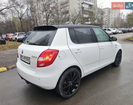 Белый Шкода Фабия, объемом двигателя 1.39 л и пробегом 213 тыс. км за 6999 $, фото 7 на Automoto.ua