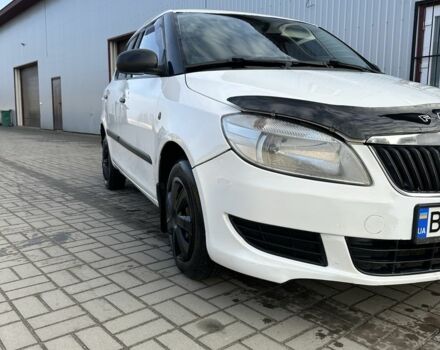 Белый Шкода Фабия, объемом двигателя 1.2 л и пробегом 265 тыс. км за 3299 $, фото 4 на Automoto.ua