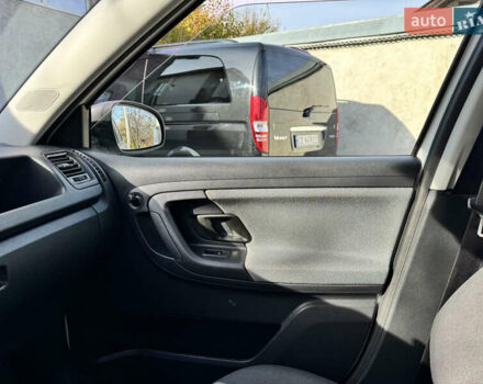 Белый Шкода Фабия, объемом двигателя 1.2 л и пробегом 158 тыс. км за 5499 $, фото 17 на Automoto.ua