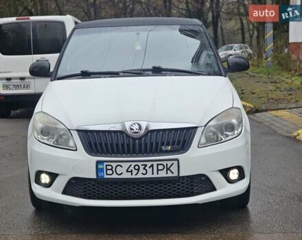 Белый Шкода Фабия, объемом двигателя 1.39 л и пробегом 213 тыс. км за 7250 $, фото 6 на Automoto.ua