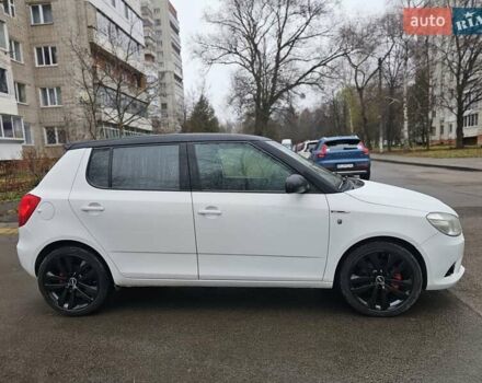 Белый Шкода Фабия, объемом двигателя 1.39 л и пробегом 213 тыс. км за 7250 $, фото 1 на Automoto.ua