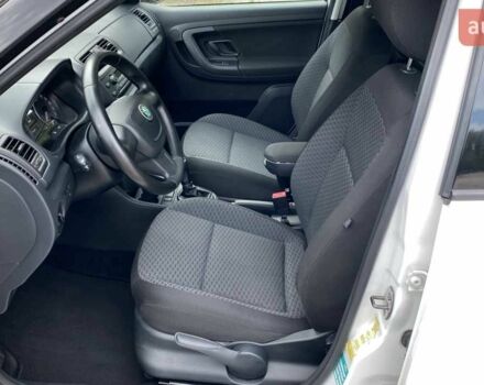 Білий Шкода Фабія, об'ємом двигуна 1.2 л та пробігом 209 тис. км за 2500 $, фото 6 на Automoto.ua