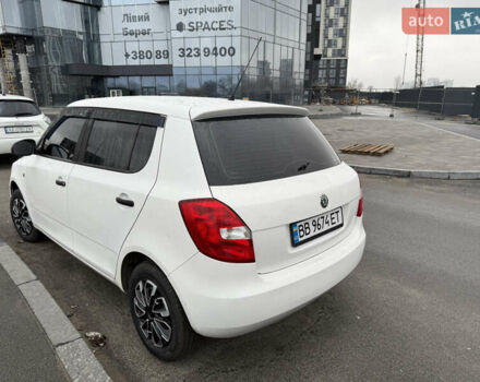 Белый Шкода Фабия, объемом двигателя 1.2 л и пробегом 184 тыс. км за 4800 $, фото 2 на Automoto.ua