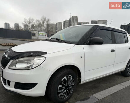 Белый Шкода Фабия, объемом двигателя 1.2 л и пробегом 184 тыс. км за 4800 $, фото 7 на Automoto.ua