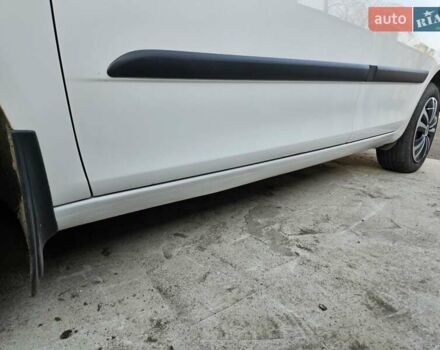 Белый Шкода Фабия, объемом двигателя 1.6 л и пробегом 198 тыс. км за 5200 $, фото 35 на Automoto.ua