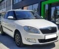Белый Шкода Фабия, объемом двигателя 14 л и пробегом 99 тыс. км за 6900 $, фото 1 на Automoto.ua