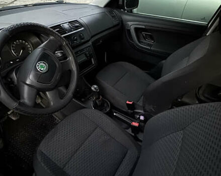 Белый Шкода Фабия, объемом двигателя 1.6 л и пробегом 294 тыс. км за 4700 $, фото 4 на Automoto.ua