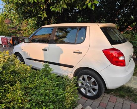 Белый Шкода Фабия, объемом двигателя 1.2 л и пробегом 140 тыс. км за 5900 $, фото 4 на Automoto.ua