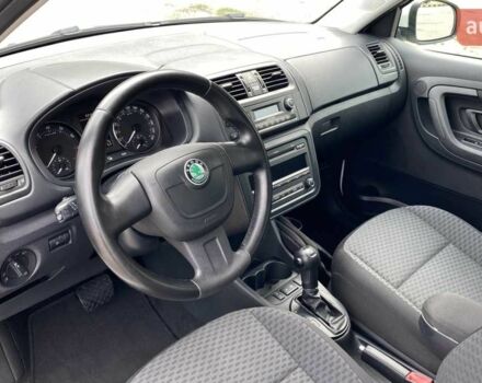 Білий Шкода Фабія, об'ємом двигуна 1.2 л та пробігом 209 тис. км за 2500 $, фото 7 на Automoto.ua