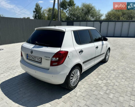 Белый Шкода Фабия, объемом двигателя 1.6 л и пробегом 292 тыс. км за 5700 $, фото 6 на Automoto.ua
