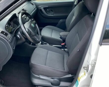 Білий Шкода Фабія, об'ємом двигуна 1.2 л та пробігом 209 тис. км за 6500 $, фото 8 на Automoto.ua
