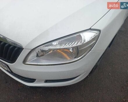 Белый Шкода Фабия, объемом двигателя 1.2 л и пробегом 48 тыс. км за 5000 $, фото 21 на Automoto.ua