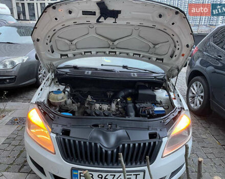 Белый Шкода Фабия, объемом двигателя 1.2 л и пробегом 184 тыс. км за 4800 $, фото 11 на Automoto.ua