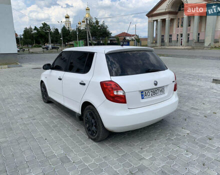 Белый Шкода Фабия, объемом двигателя 1.6 л и пробегом 197 тыс. км за 4950 $, фото 5 на Automoto.ua