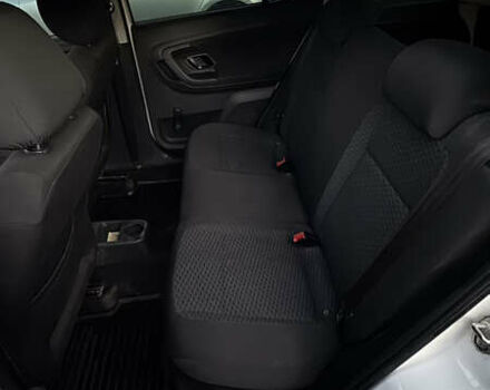 Белый Шкода Фабия, объемом двигателя 1.6 л и пробегом 294 тыс. км за 4700 $, фото 5 на Automoto.ua