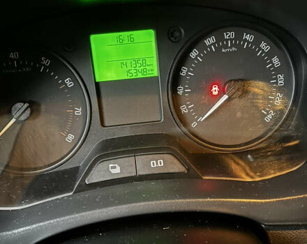 Белый Шкода Фабия, объемом двигателя 1.39 л и пробегом 141 тыс. км за 5400 $, фото 11 на Automoto.ua