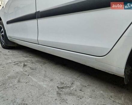 Белый Шкода Фабия, объемом двигателя 1.6 л и пробегом 198 тыс. км за 5200 $, фото 28 на Automoto.ua