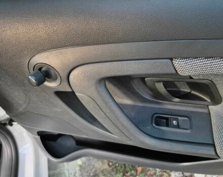 Белый Шкода Фабия, объемом двигателя 1.2 л и пробегом 140 тыс. км за 5900 $, фото 9 на Automoto.ua