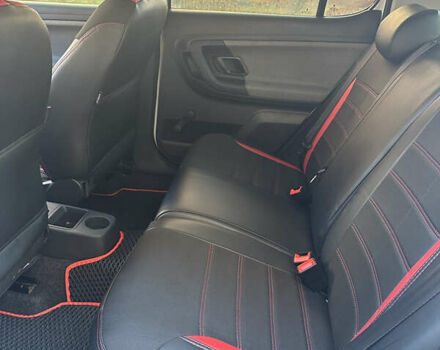 Белый Шкода Фабия, объемом двигателя 1.6 л и пробегом 196 тыс. км за 5200 $, фото 6 на Automoto.ua