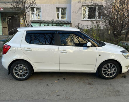 Белый Шкода Фабия, объемом двигателя 1.6 л и пробегом 196 тыс. км за 5200 $, фото 1 на Automoto.ua