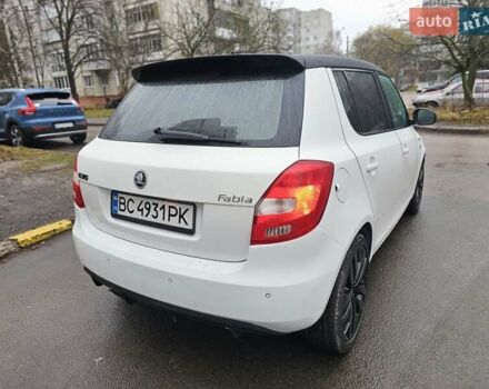 Белый Шкода Фабия, объемом двигателя 1.39 л и пробегом 213 тыс. км за 7250 $, фото 4 на Automoto.ua