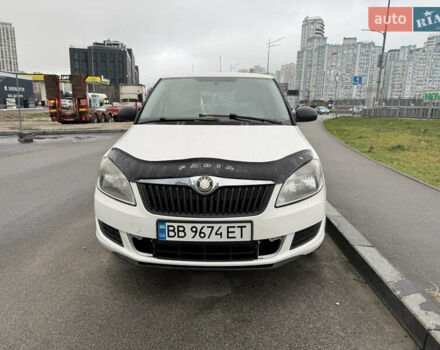 Белый Шкода Фабия, объемом двигателя 1.2 л и пробегом 184 тыс. км за 4800 $, фото 9 на Automoto.ua