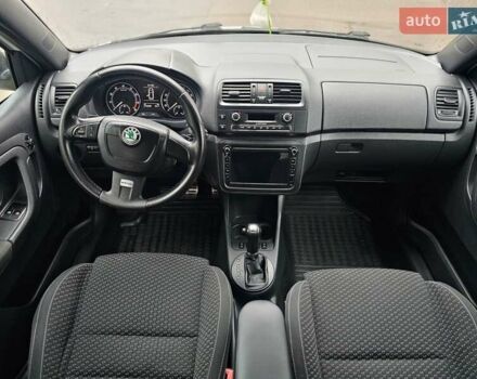 Белый Шкода Фабия, объемом двигателя 1.39 л и пробегом 213 тыс. км за 7250 $, фото 10 на Automoto.ua