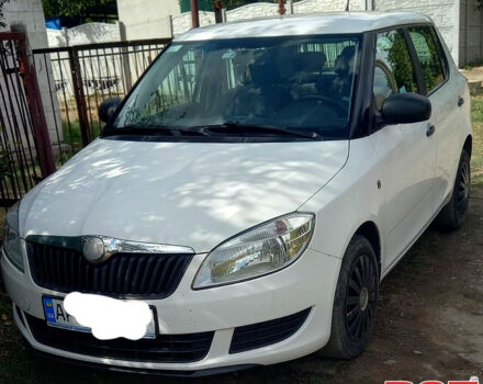 Белый Шкода Фабия, объемом двигателя 1.6 л и пробегом 264 тыс. км за 5500 $, фото 4 на Automoto.ua