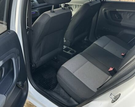 Белый Шкода Фабия, объемом двигателя 1.2 л и пробегом 265 тыс. км за 3299 $, фото 10 на Automoto.ua