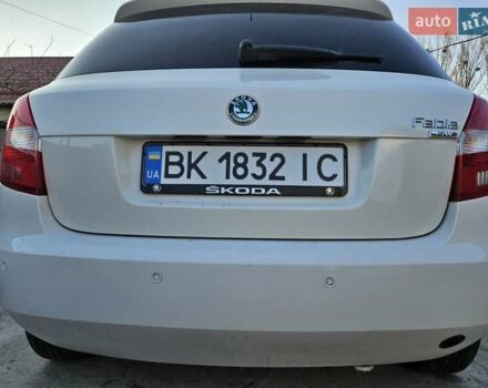 Белый Шкода Фабия, объемом двигателя 1.6 л и пробегом 198 тыс. км за 5200 $, фото 29 на Automoto.ua