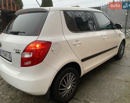 Белый Шкода Фабия, объемом двигателя 1.39 л и пробегом 194 тыс. км за 6200 $, фото 2 на Automoto.ua