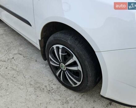 Белый Шкода Фабия, объемом двигателя 1.6 л и пробегом 198 тыс. км за 5200 $, фото 21 на Automoto.ua