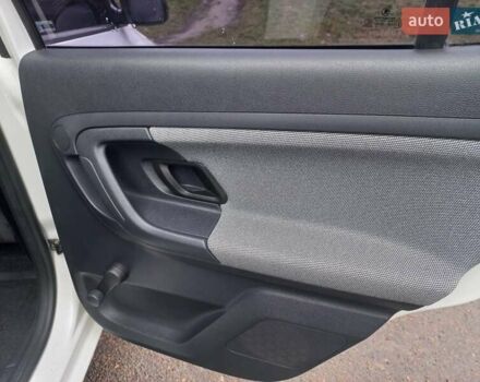 Белый Шкода Фабия, объемом двигателя 1.2 л и пробегом 48 тыс. км за 5000 $, фото 11 на Automoto.ua