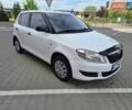 Белый Шкода Фабия, объемом двигателя 1.2 л и пробегом 240 тыс. км за 3999 $, фото 1 на Automoto.ua