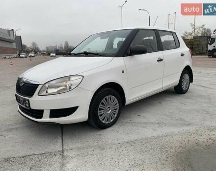 Белый Шкода Фабия, объемом двигателя 1.39 л и пробегом 230 тыс. км за 3698 $, фото 34 на Automoto.ua