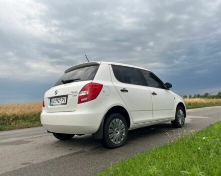 Белый Шкода Фабия, объемом двигателя 1.4 л и пробегом 220 тыс. км за 4950 $, фото 3 на Automoto.ua