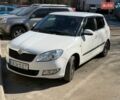 Белый Шкода Фабия, объемом двигателя 1.6 л и пробегом 265 тыс. км за 4999 $, фото 1 на Automoto.ua
