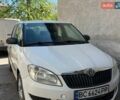 Белый Шкода Фабия, объемом двигателя 1.6 л и пробегом 295 тыс. км за 5800 $, фото 1 на Automoto.ua