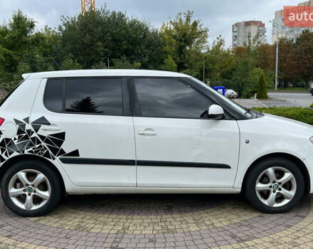 Шкода Фабия 2011 в Львове на Automoto.ua Белый Шкода Фабия, объемом двигателя 1.2 л и пробегом 102 тыс. км за 5500 $, фото 7 на Automoto.ua