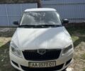 Белый Шкода Фабия, объемом двигателя 1.2 л и пробегом 235 тыс. км за 4900 $, фото 1 на Automoto.ua